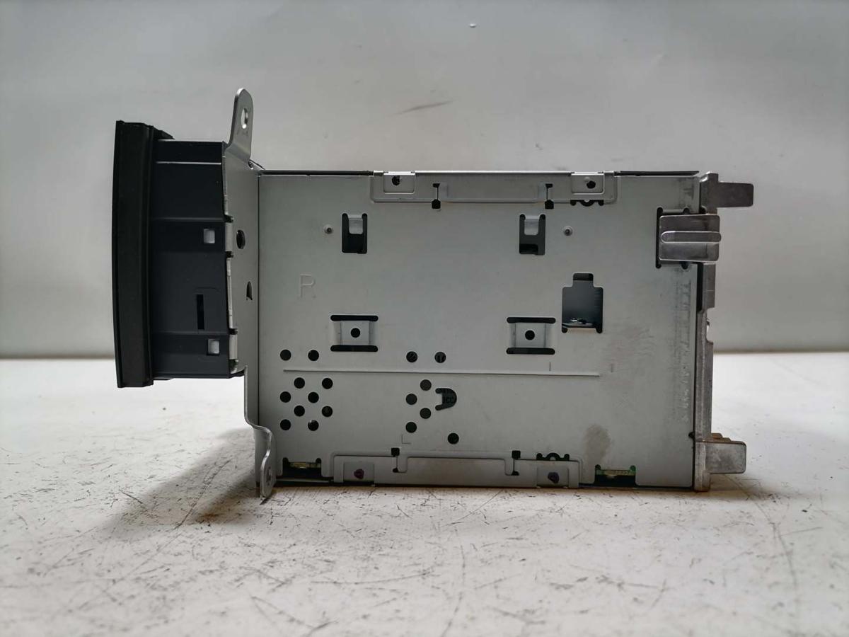 Audi A4 8K B8 original Radio Concert ohne Radiocode Bj.2009